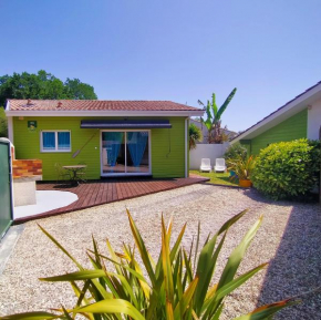 Gîte avec piscine et espace bien-être partagés entre Bordeaux et Lacanau océan